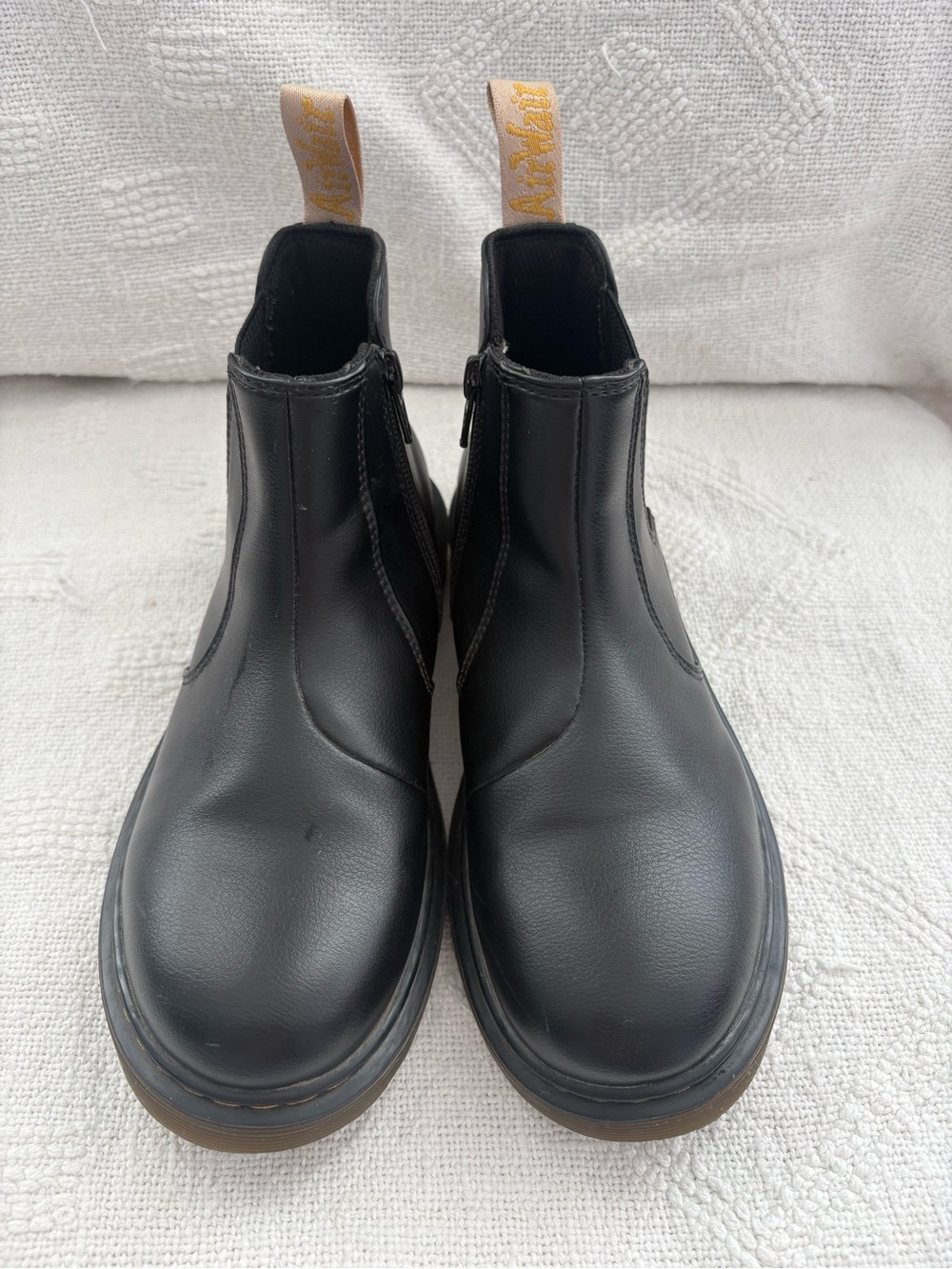 5W Dr. Marten’s Chelsea Boot- Vegan/Side Zip - Picture 2 of 8